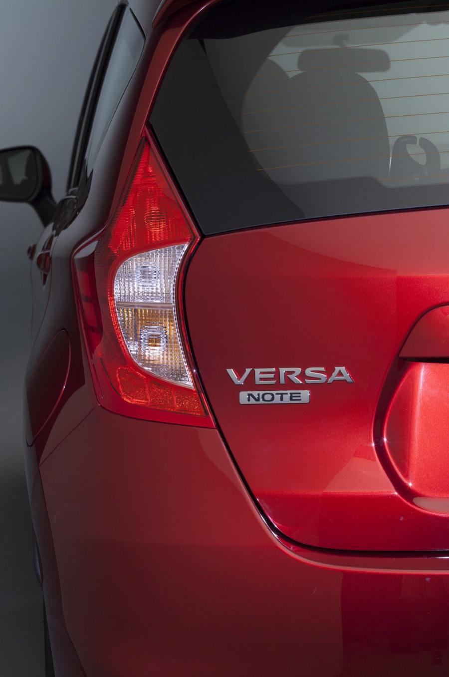 Nissan Versa Note SR 2015 года  (фото 9 из 26)
